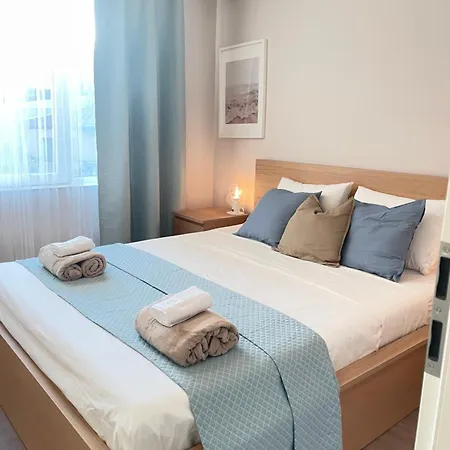 Nearby The Sea- Elegant Retreat In アパート *