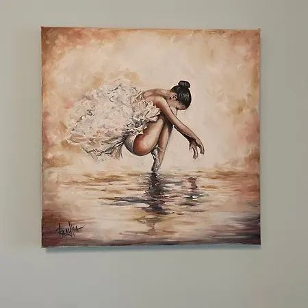 Nearby The Sea- Elegant Retreat In