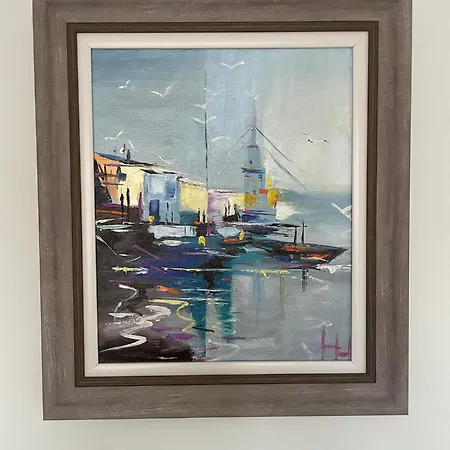 Nearby The Sea- Elegant Retreat In アパート *