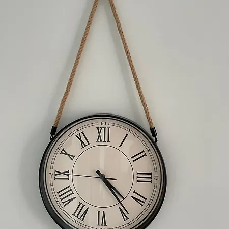 Nearby The Sea- Elegant Retreat In アパート ヴァルナ