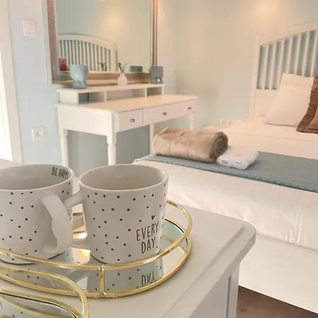Nearby The Sea- Elegant Retreat In Appartamento